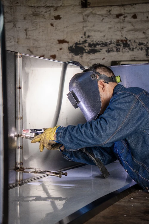 Reparaciones con soldadura TIG para acero inoxidable y aluminio