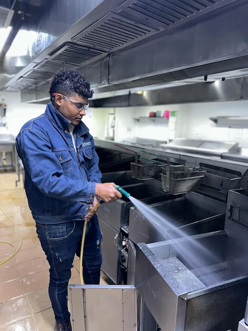 Servicio de Limpieza y acabado de acero inoxidable